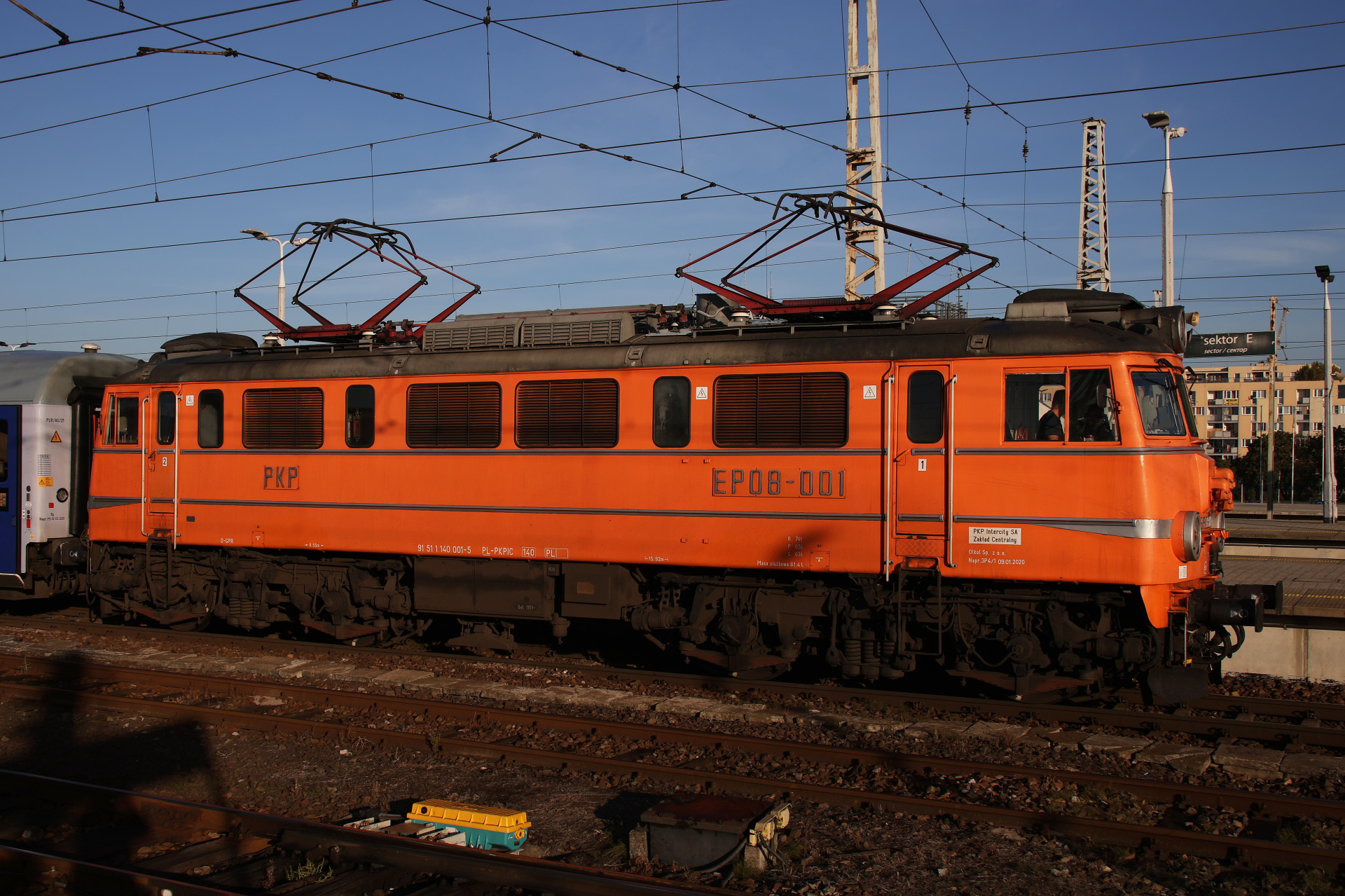 EP08-001 (retro livery) (Vehicles » Trains and Locomotives » Pafawag 102E)