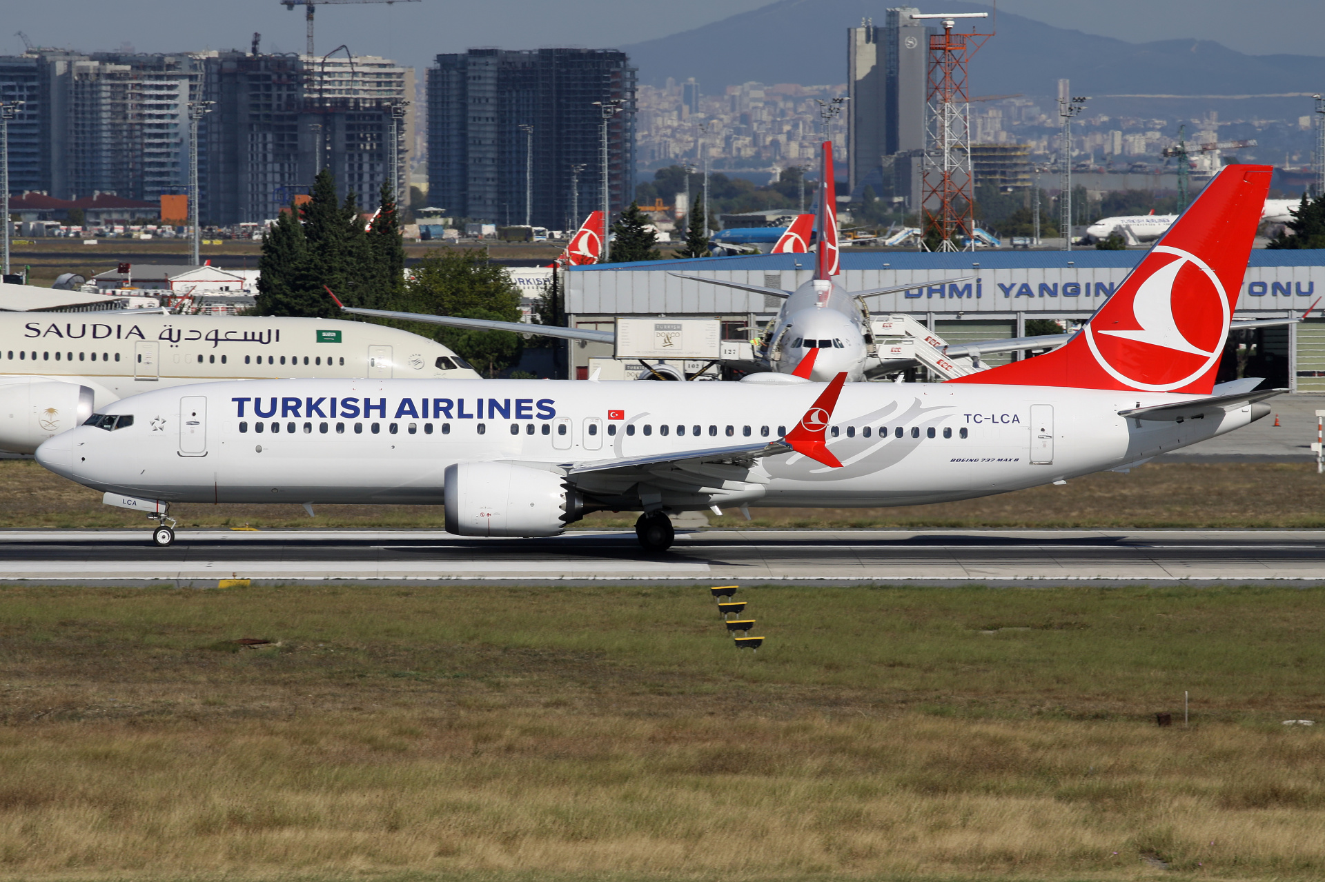 TC-LCA, THY Turkish Airlines (Samoloty » Port Lotniczy im. Atatürka w Stambule » Boeing 737-8 MAX)