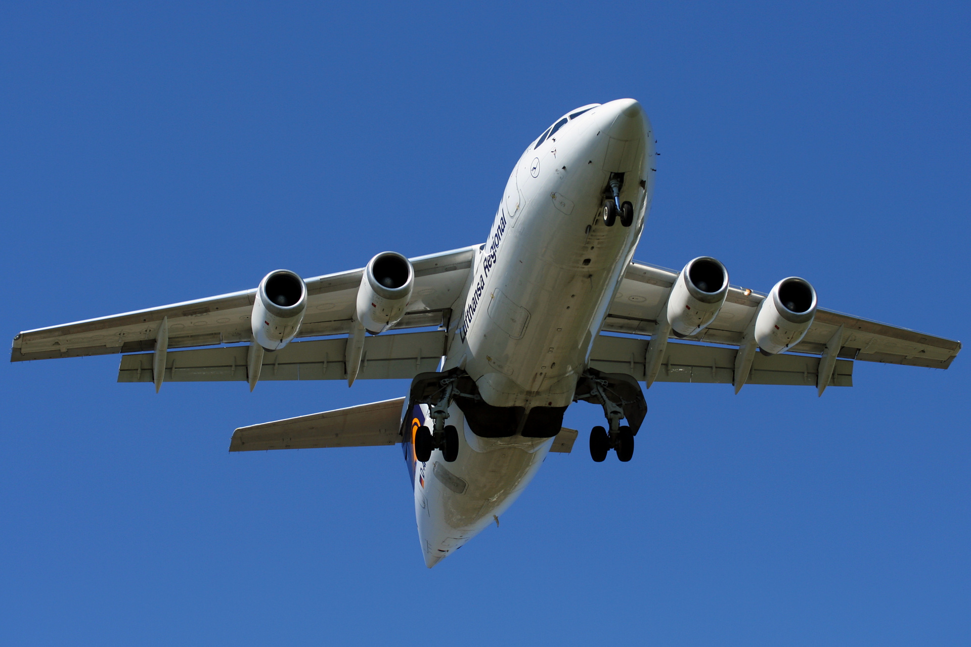 D-AVRL (CityLine) (Aircraft » EPWA Spotting » BAe 146 and revisions » Avro RJ85 » Lufthansa Regional)