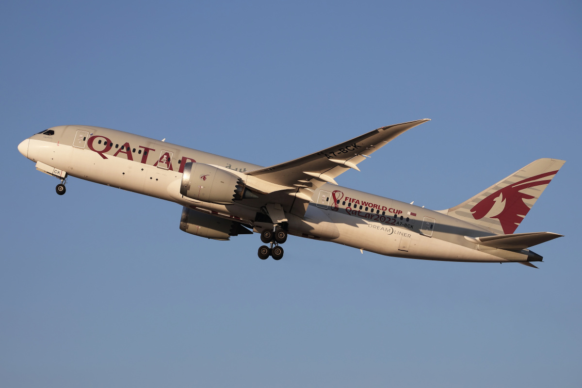 A7-BCK ("FIFA World Cup Qatar 2022" livery) (Aircraft » EPWA Spotting » Boeing 787-8 Dreamliner » Qatar Airways)