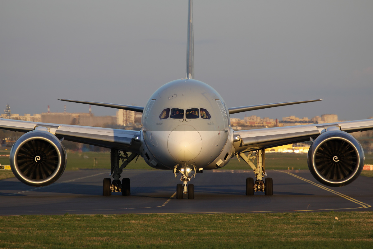 A7-BCK (Aircraft » EPWA Spotting » Boeing 787-8 Dreamliner » Qatar Airways)