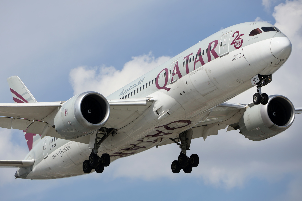 A7-BCY ("25 Years of Excellence" sticker) (Aircraft » EPWA Spotting » Boeing 787-8 Dreamliner » Qatar Airways)