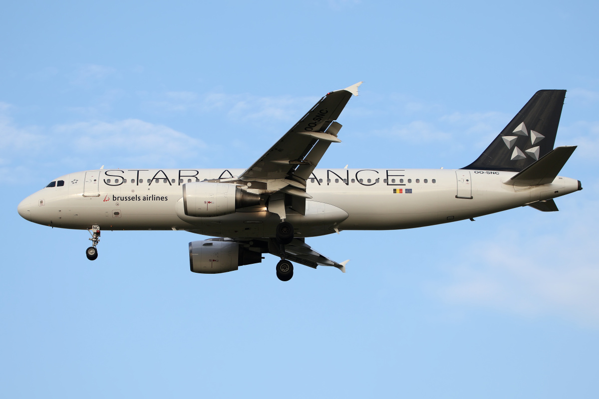 OO-SNC (malowanie Star Alliance)