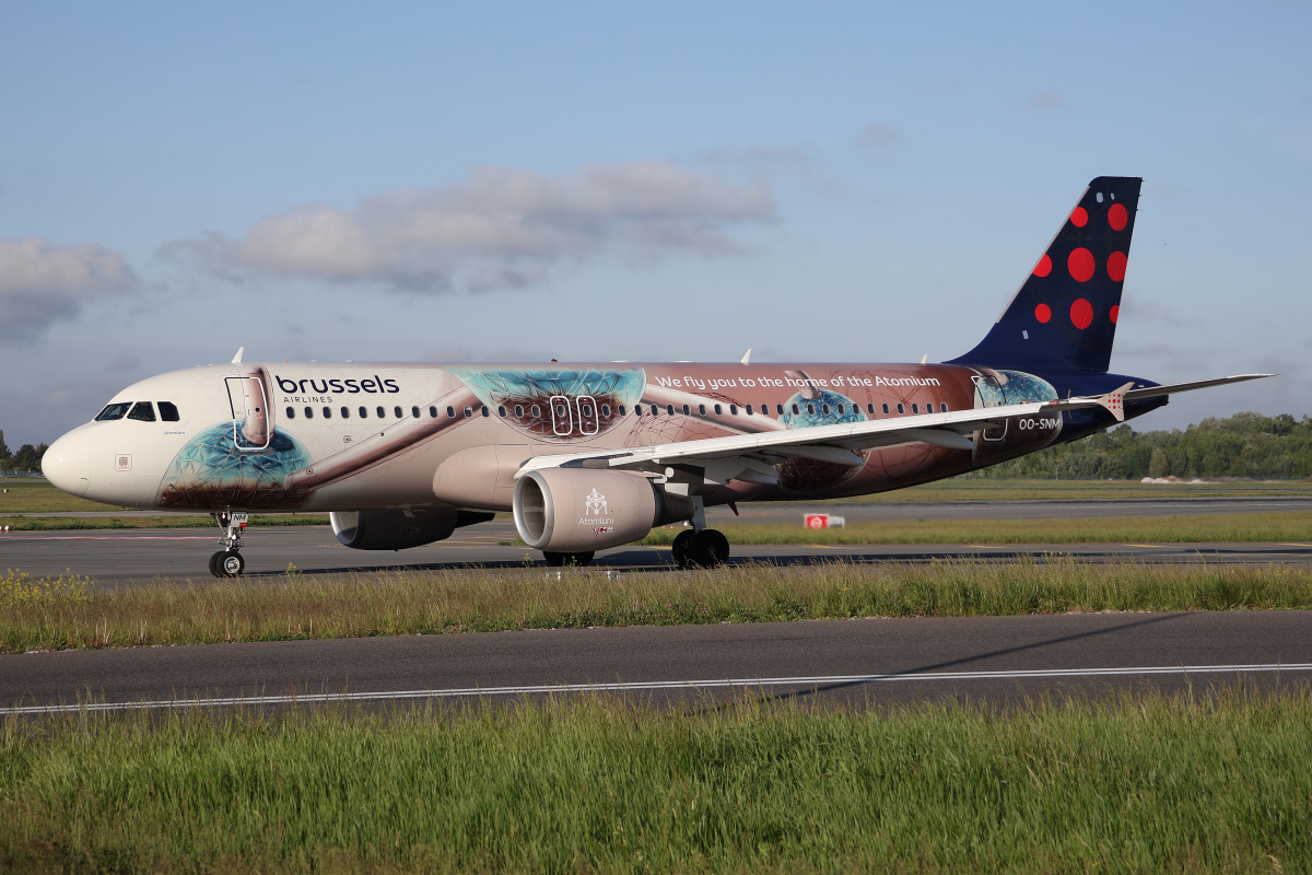 OO-SNM ("Belgian Icons - Atomium" livery)