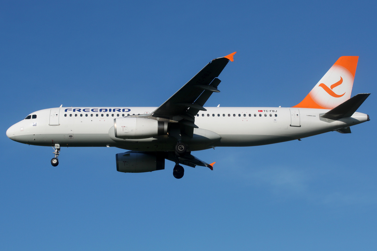 TC-FBJ (Aircraft » EPWA Spotting » Airbus A320-200 » Freebird Airlines)