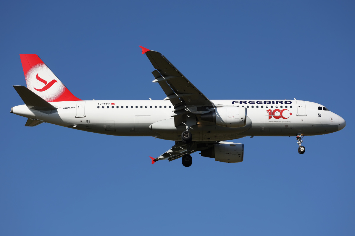 TC-FHF (100th Anniversary of the Republic of Turkey sticker) (Aircraft » EPWA Spotting » Airbus A320-200 » Freebird Airlines)