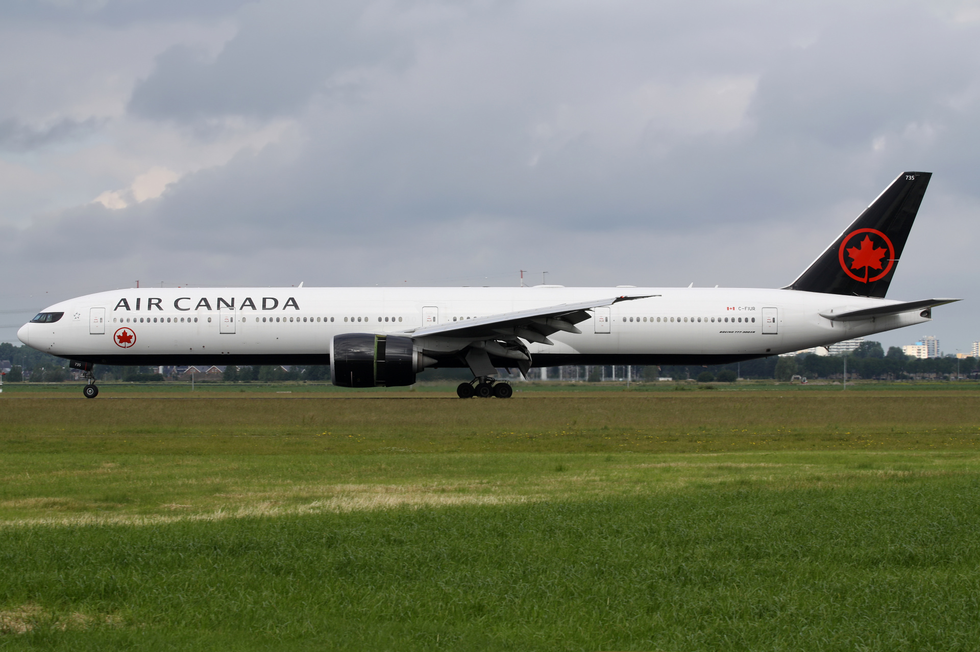 C-FIUR, Air Canada (Samoloty » Spotting na Schiphol » Boeing 777-300ER)