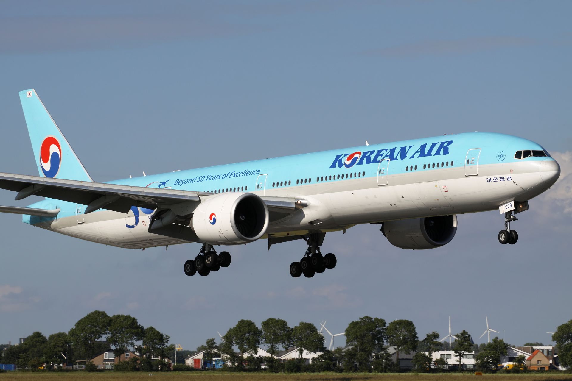 HL8009, Korean Air Lines (malowanie Beyond 50 Years of Excellence) (Samoloty » Spotting na Schiphol » Boeing 777-300ER)