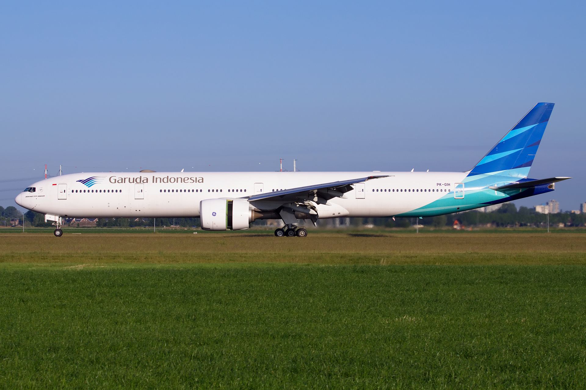 PK-GIH, Garuda Indonesia (Samoloty » Spotting na Schiphol » Boeing 777-300ER)