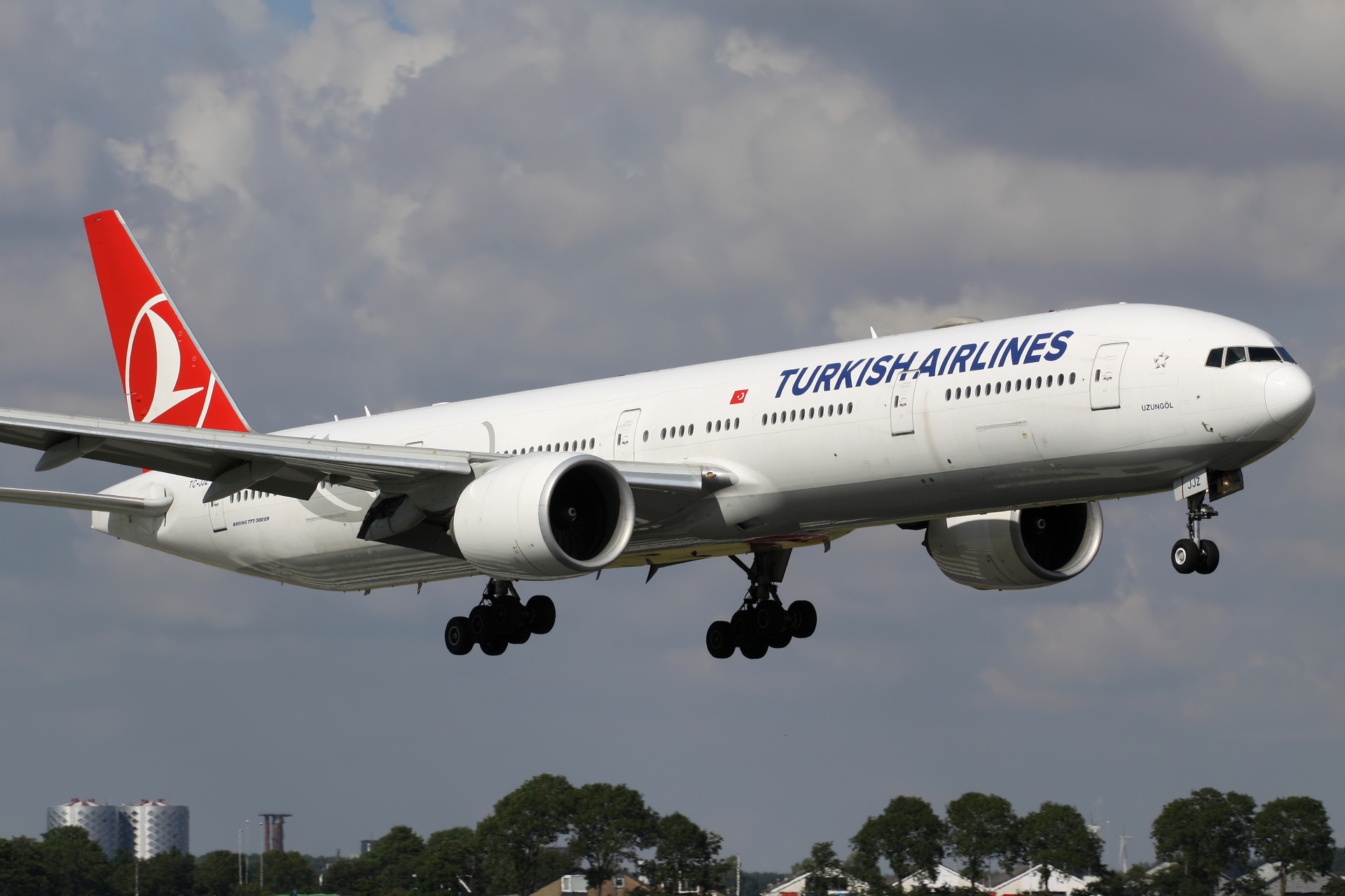 TC-JJZ, THY Turkish Airlines (Samoloty » Spotting na Schiphol » Boeing 777-300ER)
