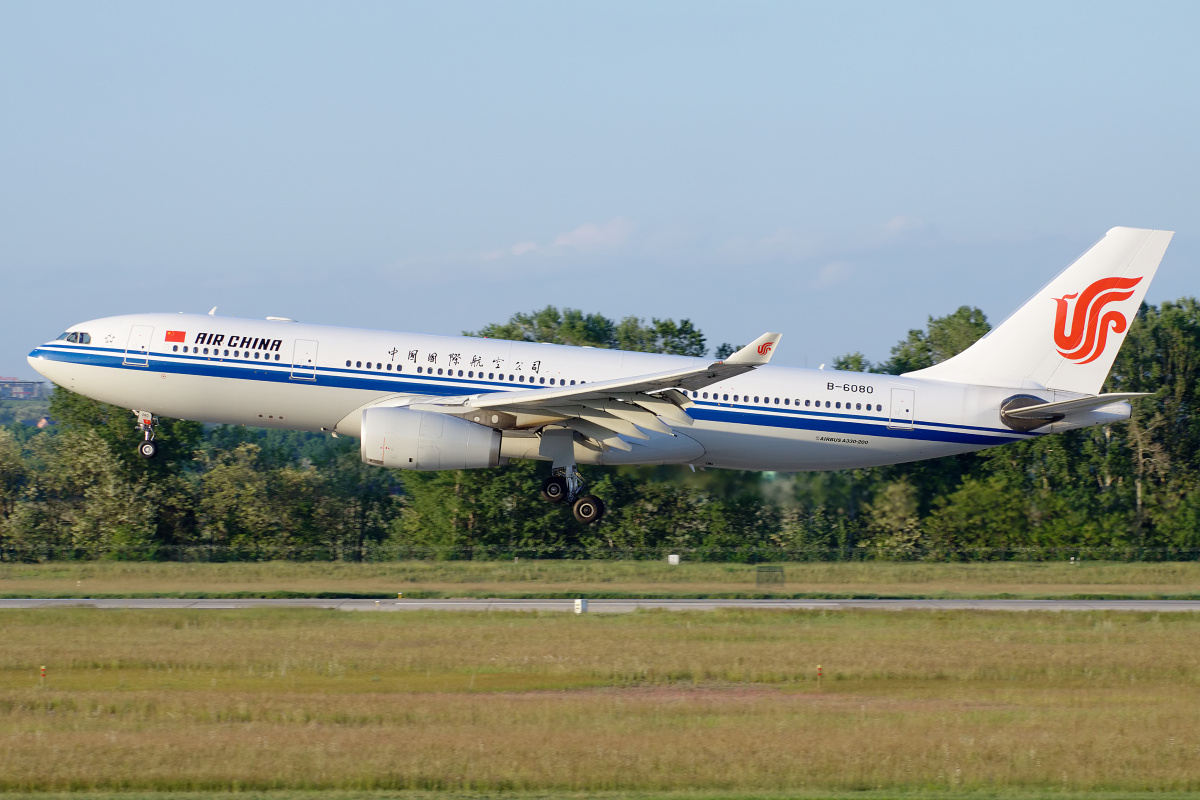 B-6080, Air China (Aircraft » Ferihegy Spotting » Airbus A330-200)