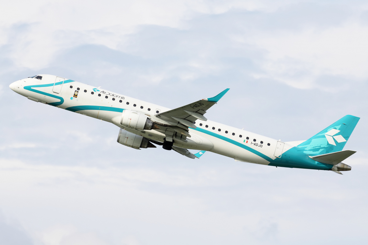 I-ADJO (Aircraft » EPWA Spotting » Embraer E195 (ERJ-190-200) » Air Dolomiti)