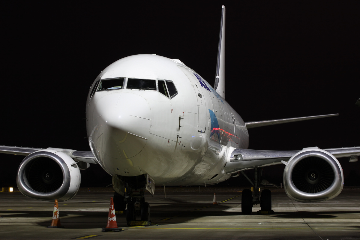 SF, OE-IAX (Aircraft » EPWA Spotting » Boeing 737-400F » ASL Airlines)