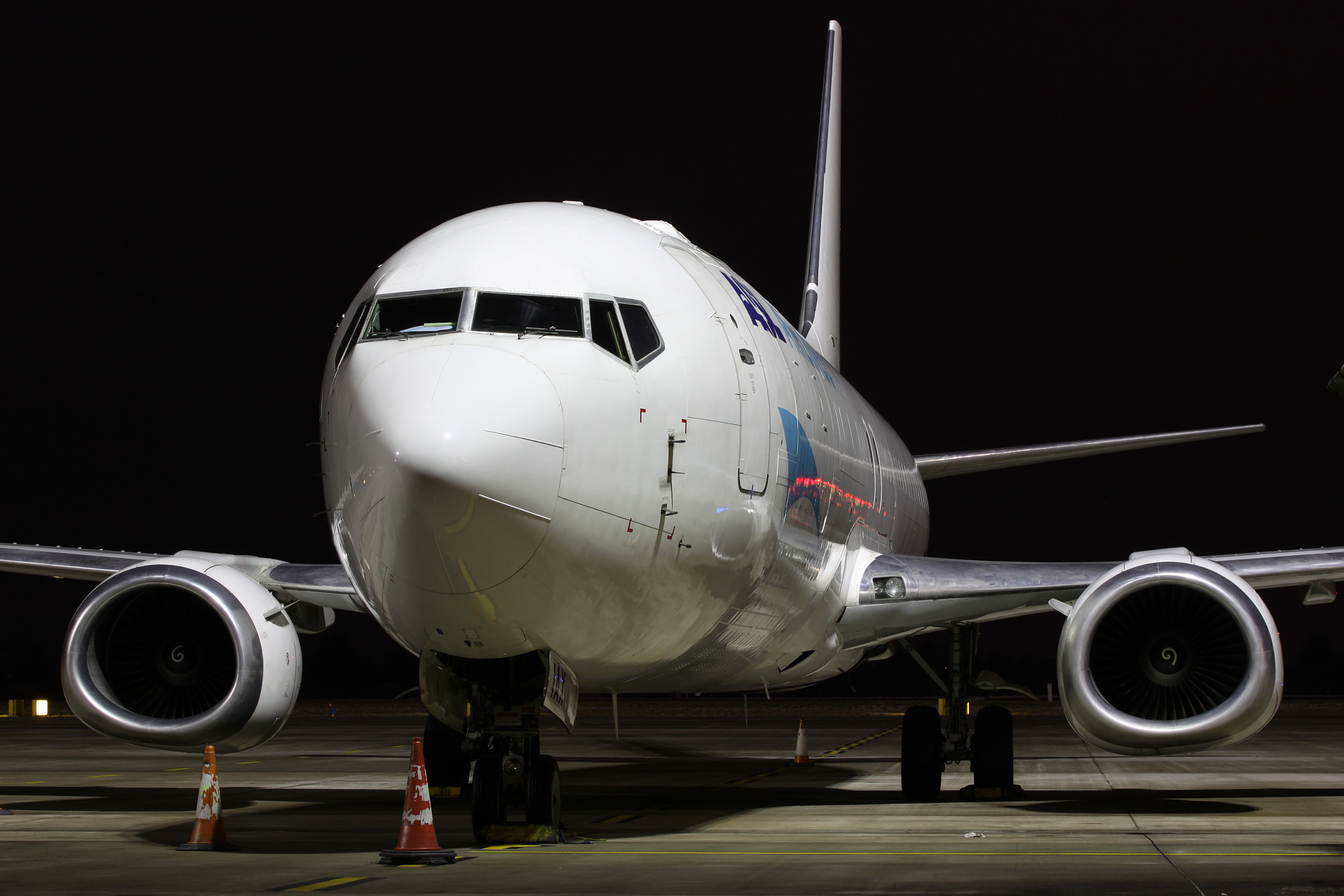 SF, OE-IAX (Samoloty » Spotting na EPWA » Boeing 737-400F » ASL Airlines)