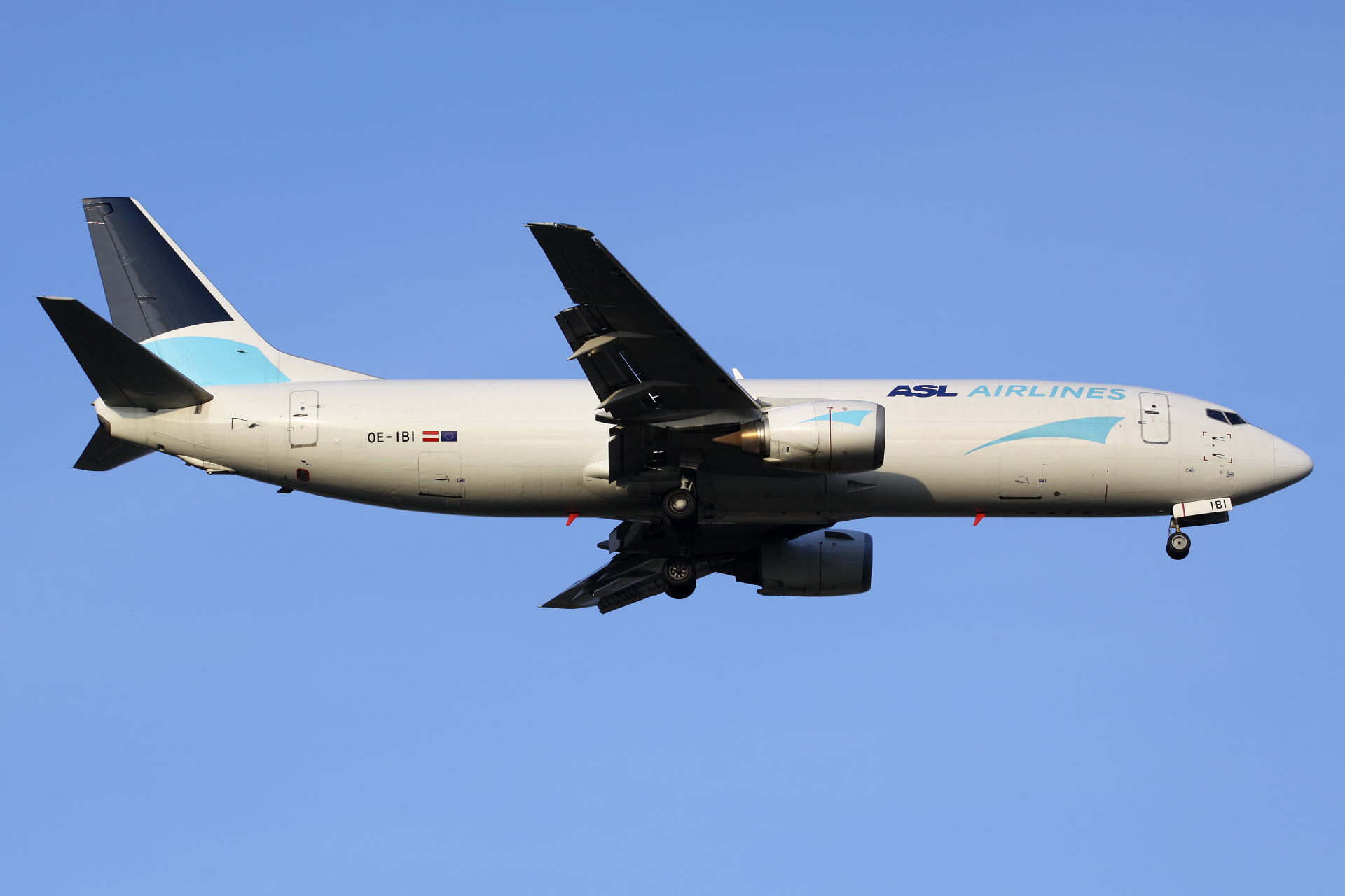 SF, OE-IBI (Samoloty » Spotting na EPWA » Boeing 737-400F » ASL Airlines)