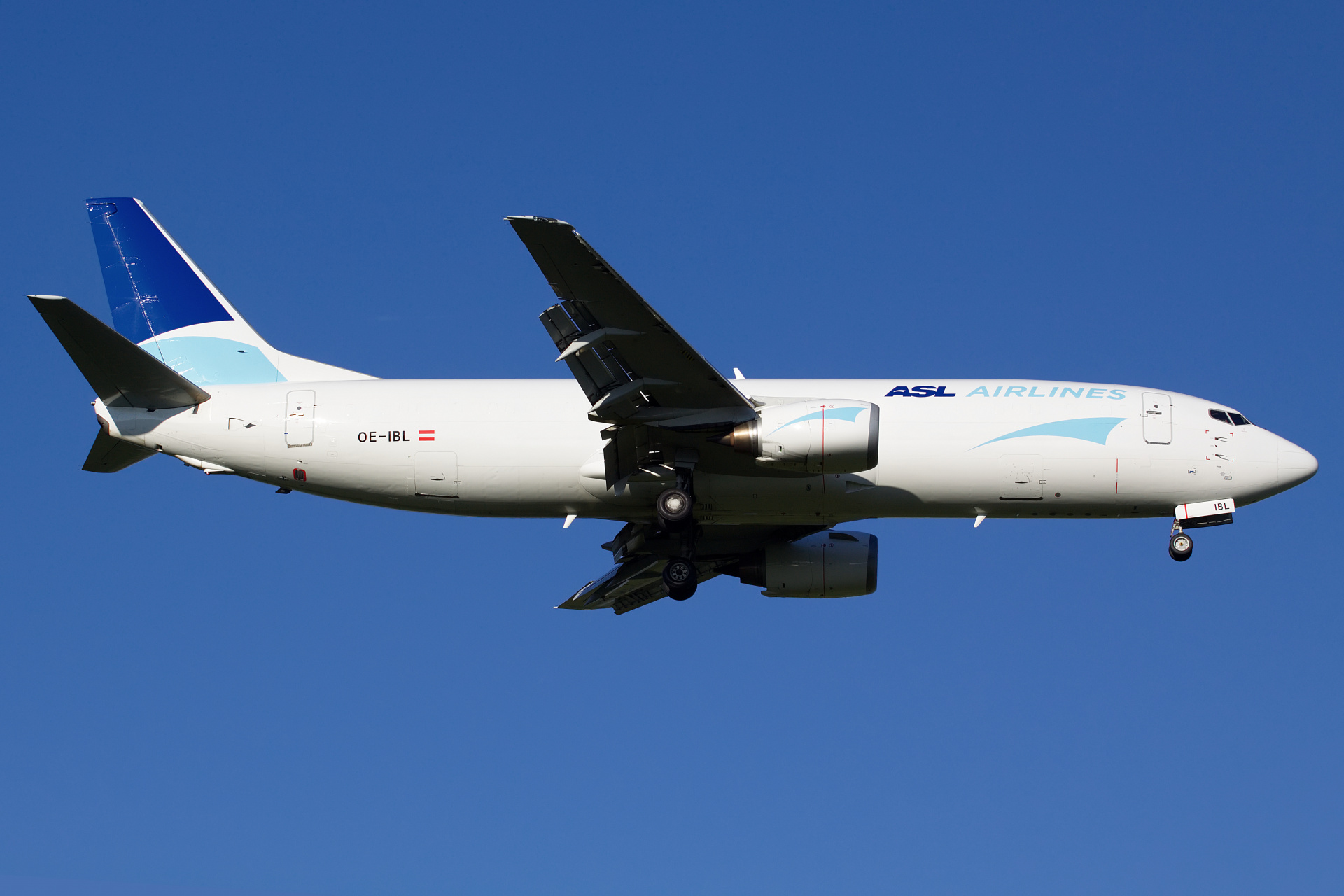 SF, OE-IBL (Samoloty » Spotting na EPWA » Boeing 737-400F » ASL Airlines)