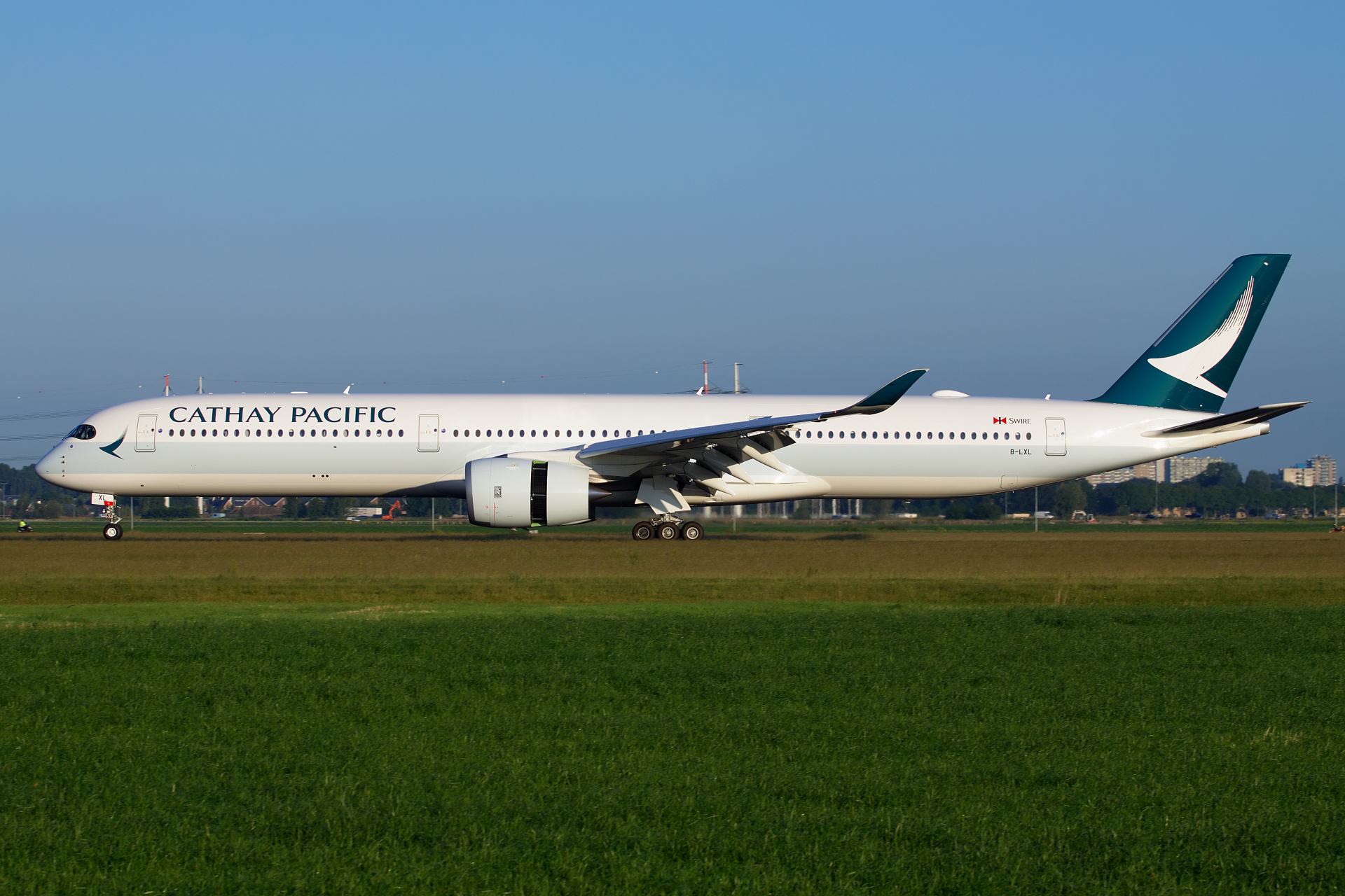 B-LXL, Cathay Pacific (Samoloty » Spotting na Schiphol » Airbus A350-1000)