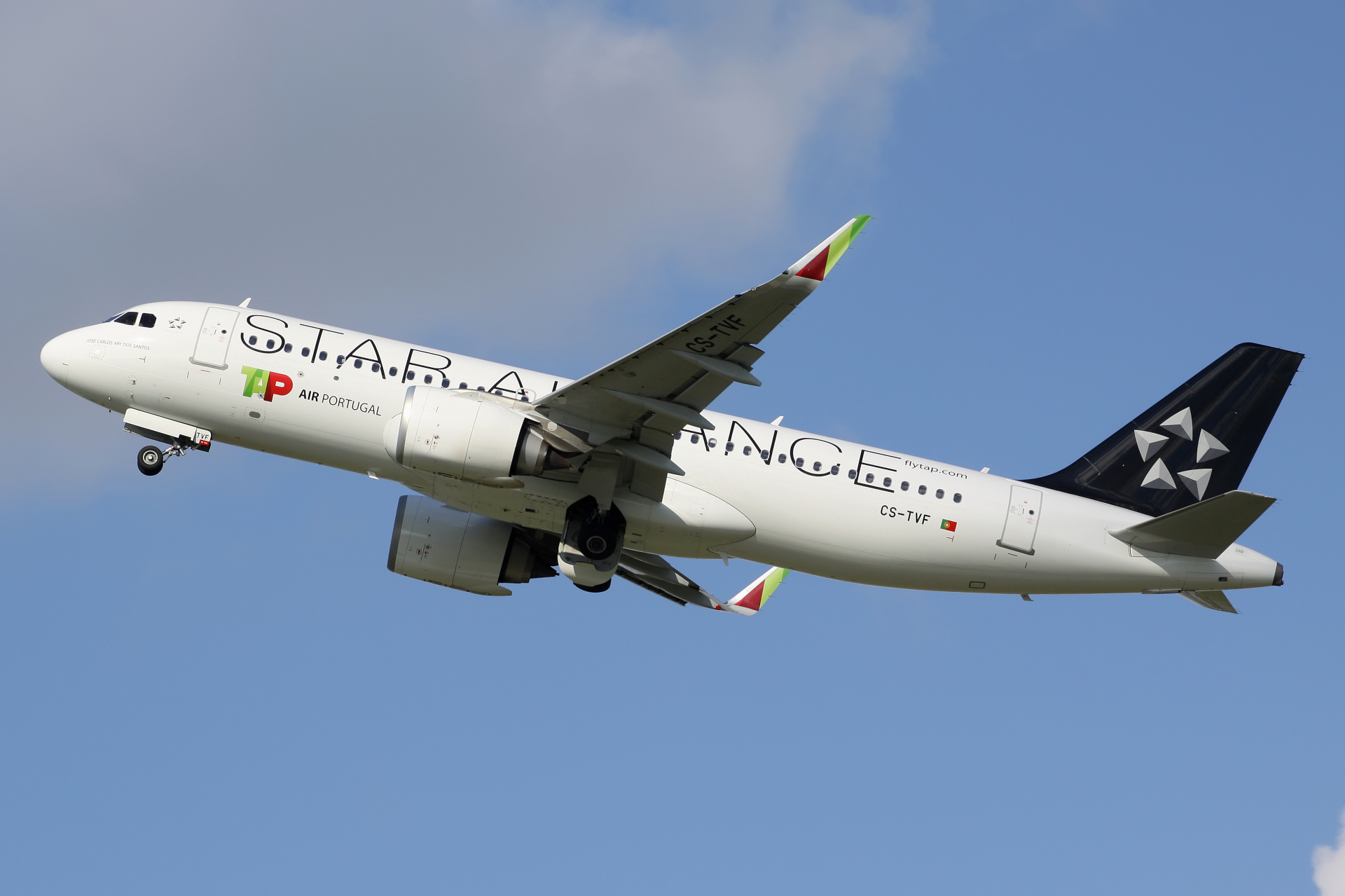 CS-TVF (malowanie Star Alliance) (Samoloty » Spotting na EPWA » Airbus A320neo » TAP Air Portugal)