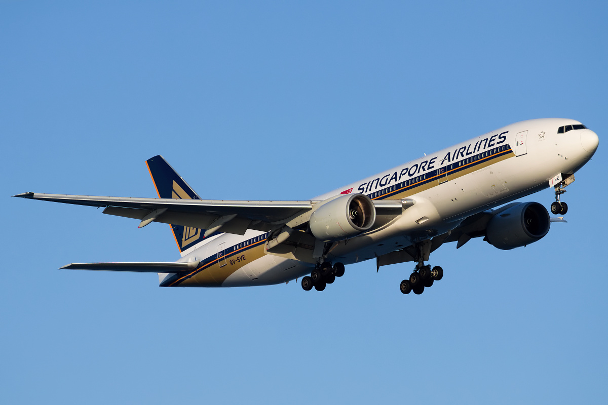 Boeing 777-200ER, 9V-SVE, Singapore Airlines