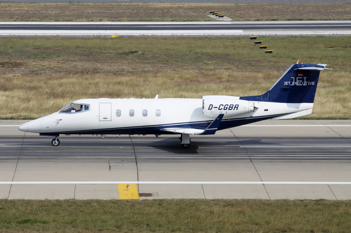 Learjet 55, D-CGBR, Jet Executive International (Samoloty » Port Lotniczy im. Atatürka w Stambule » różne)