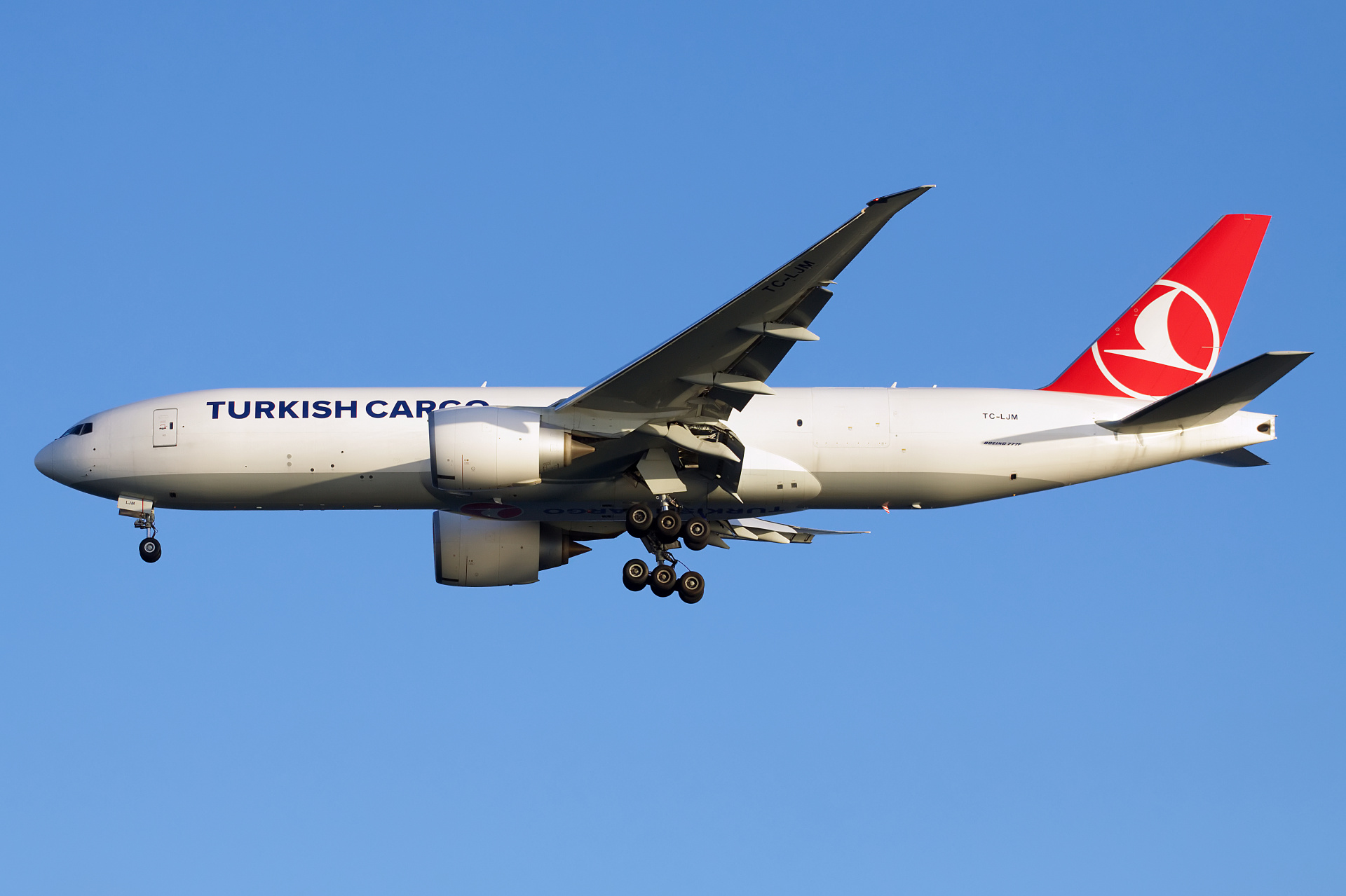 Boeing 777F, TC-LJM, Turkish Cargo (Samoloty » Port Lotniczy im. Atatürka w Stambule » różne)