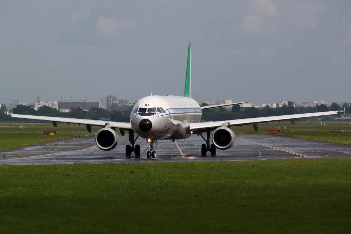 EI-IXI (retro livery) (Aircraft » EPWA Spotting » Airbus A321-100 » Alitalia)