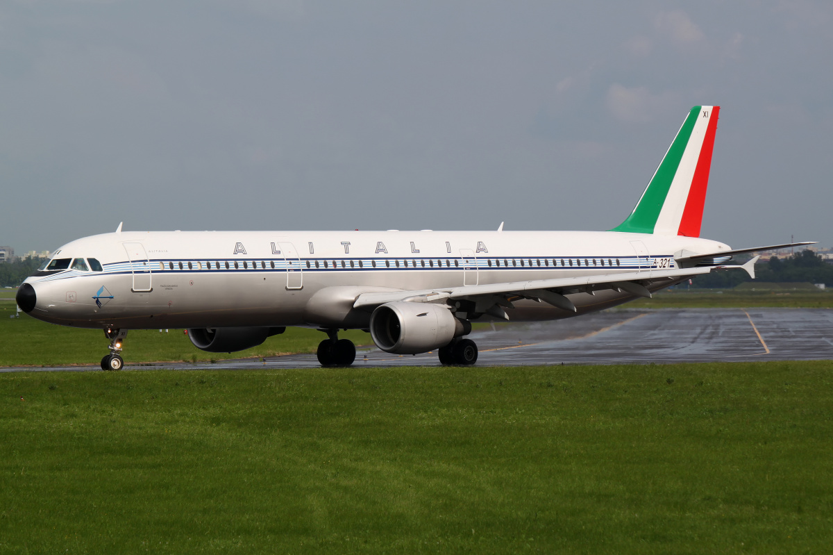 EI-IXI (retro livery)