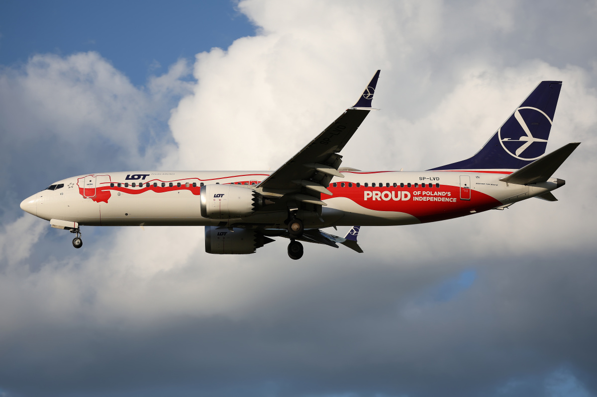 SP-LVD (Proud of Poland's Independence livery) (Aircraft » EPWA Spotting » Boeing 737-8 MAX » LOT Polish Airlines)