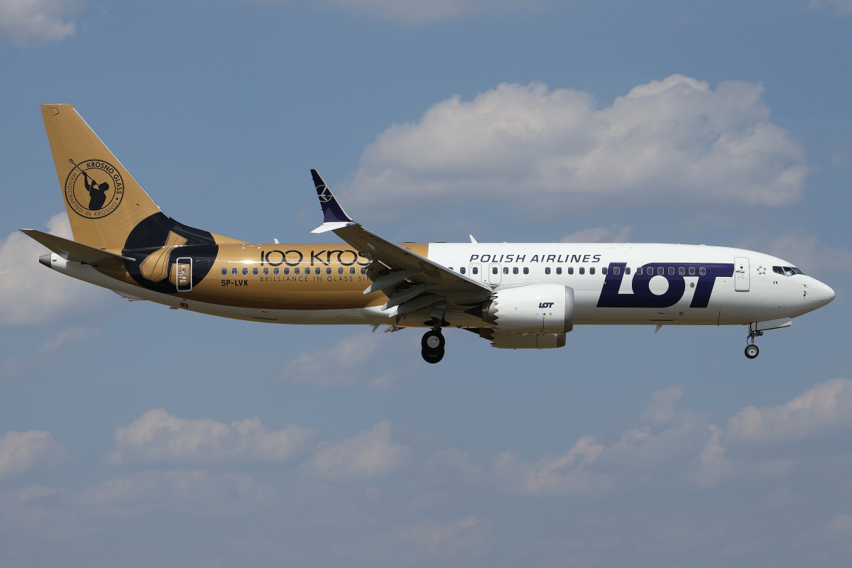 SP-LVK (100 years of Krosno Glass livery) (Aircraft » EPWA Spotting » Boeing 737-8 MAX » LOT Polish Airlines)