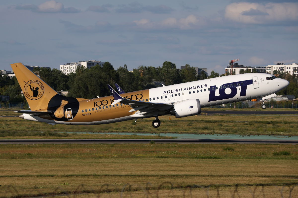 SP-LVK ("100 years of Krosno Glass" wrap) (Aircraft » EPWA Spotting » Boeing 737-8 MAX » LOT Polish Airlines)