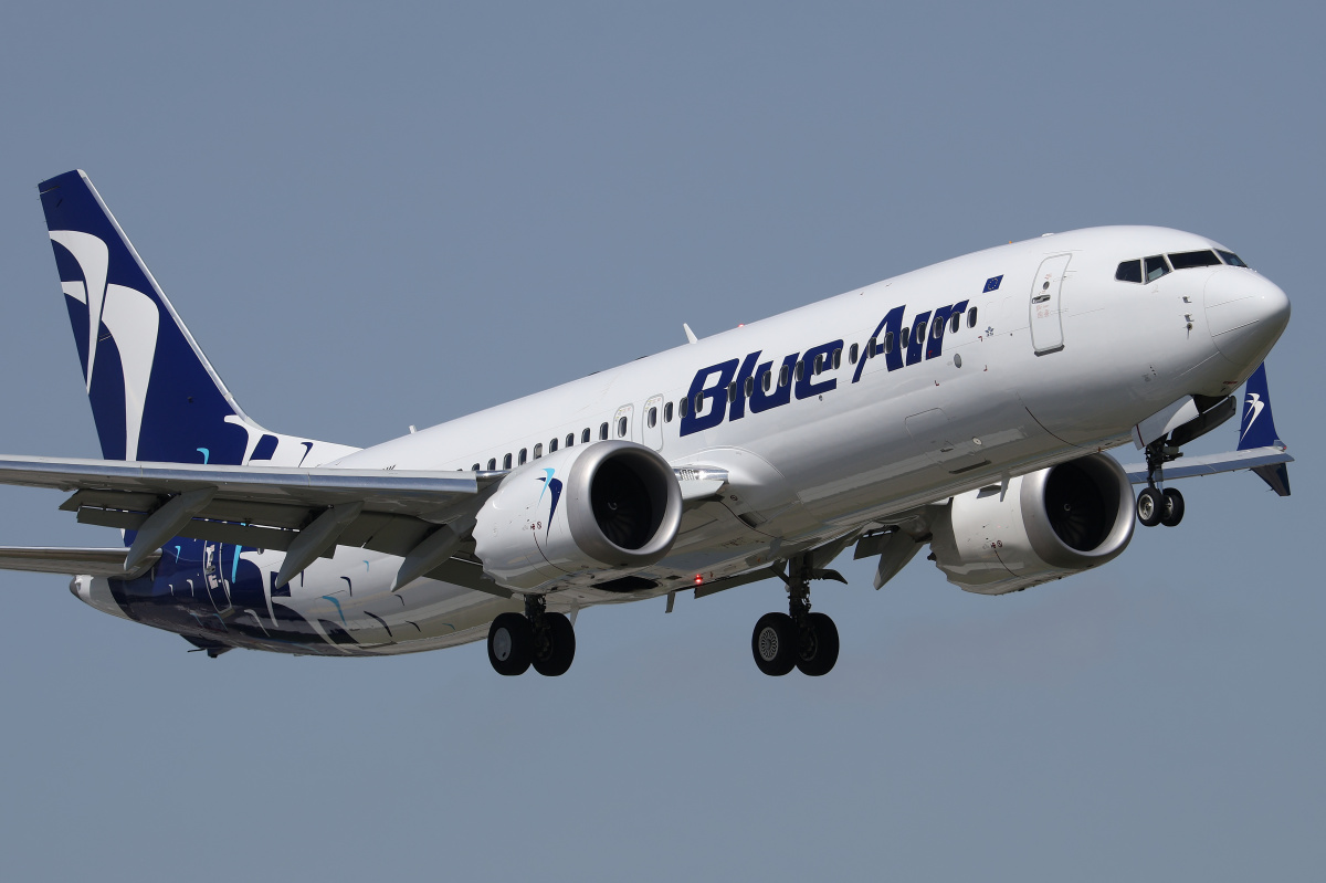 SP-LVK (Blue Air) (Aircraft » EPWA Spotting » Boeing 737-8 MAX » LOT Polish Airlines)