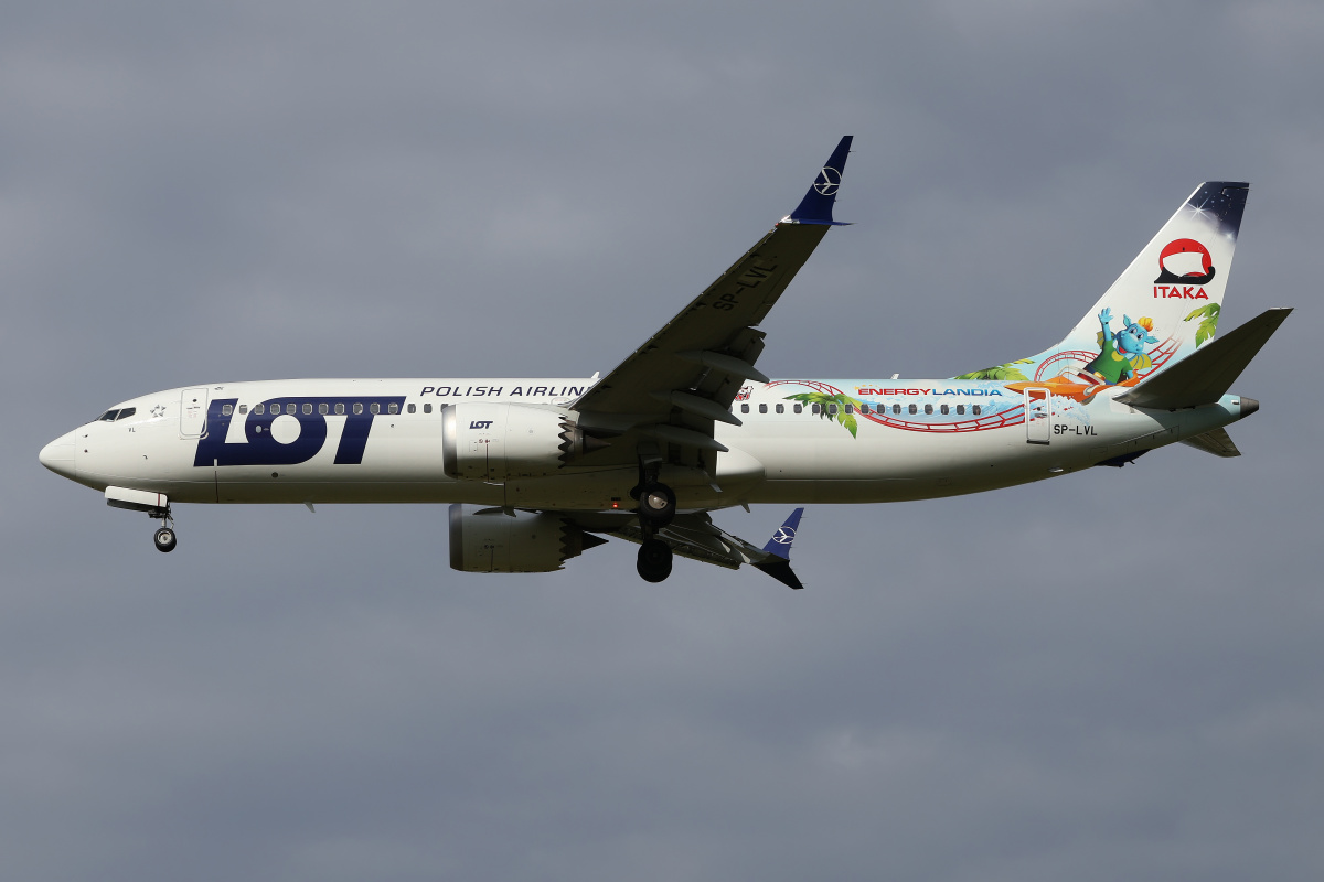 SP-LVL (malowanie Itaka/Energylandia) (Samoloty » Spotting na EPWA » Boeing 737-8 MAX » Polskie Linie Lotnicze LOT)