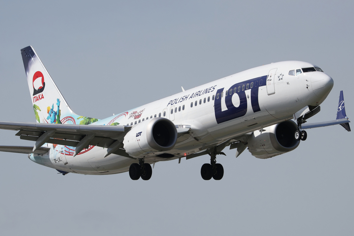 SP-LVL ("Itaka/Energylandia" wrap) (Aircraft » EPWA Spotting » Boeing 737-8 MAX » LOT Polish Airlines)