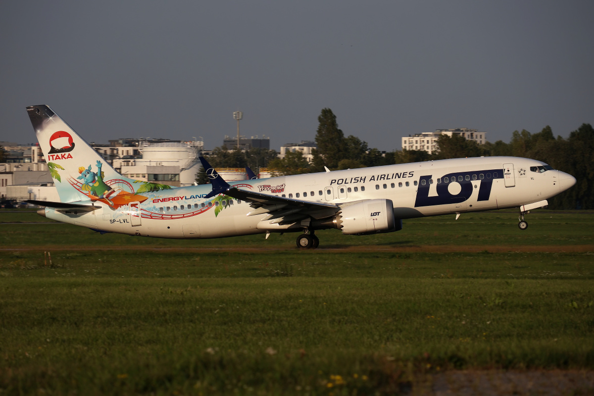 SP-LVL ("Itaka/Energylandia" wrap) (Aircraft » EPWA Spotting » Boeing 737-8 MAX » LOT Polish Airlines)