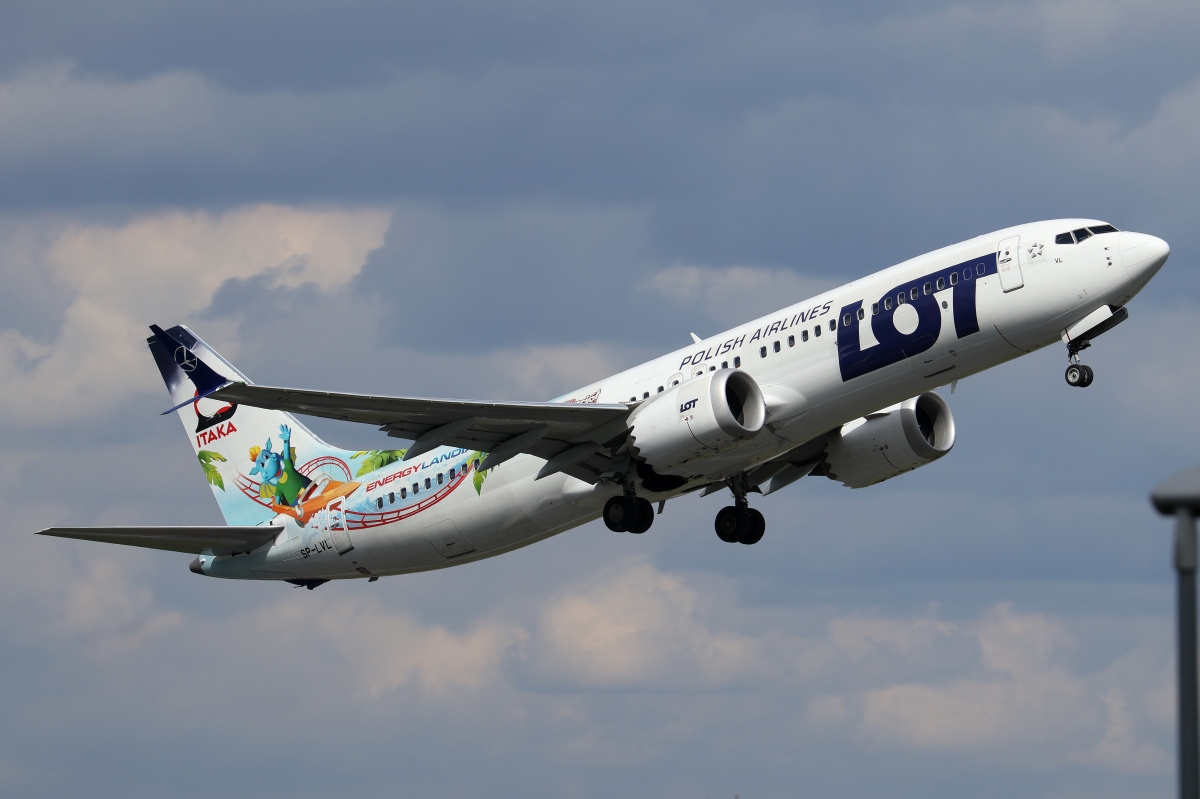 SP-LVL ("Itaka/Energylandia" wrap) (Aircraft » EPWA Spotting » Boeing 737-8 MAX » LOT Polish Airlines)