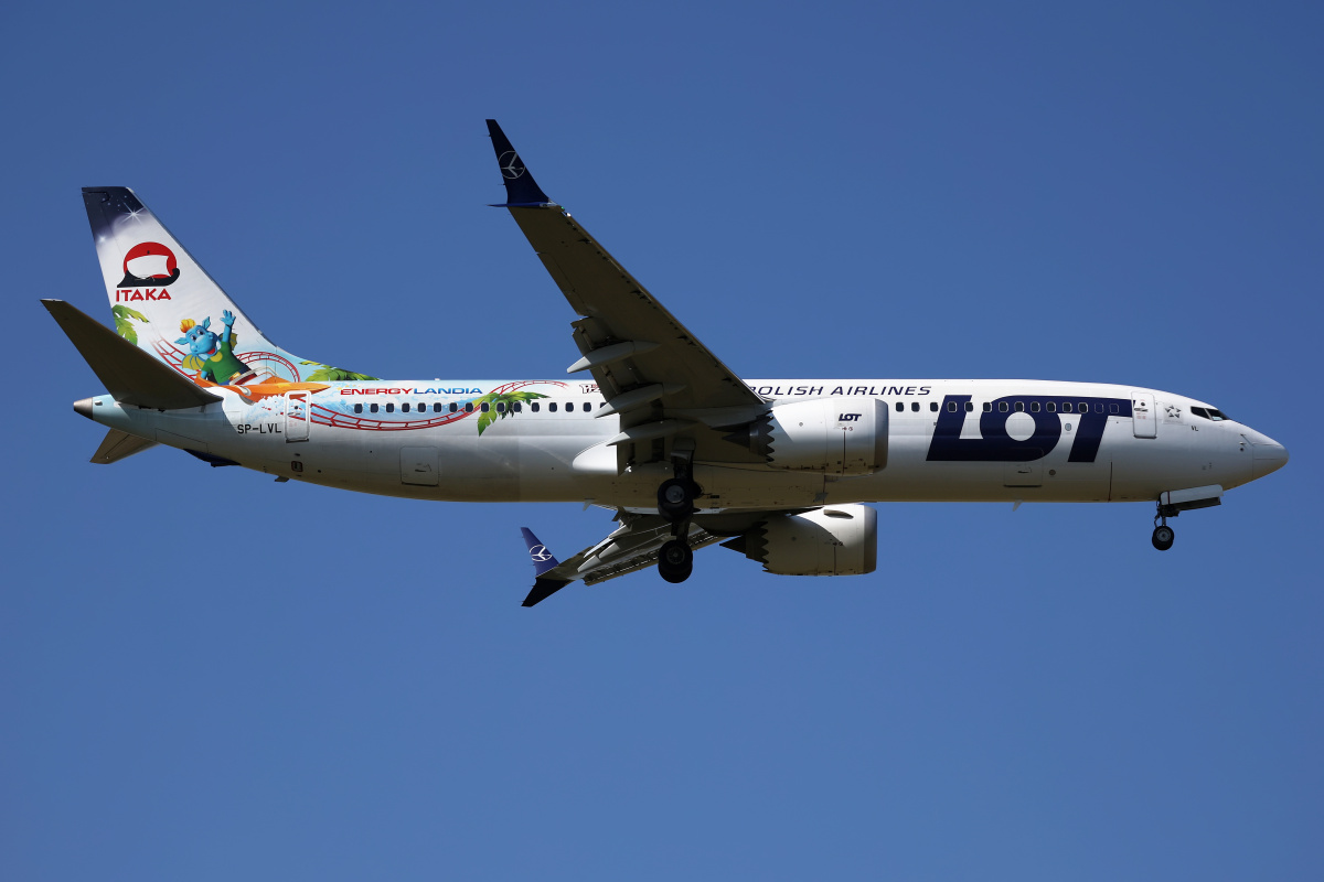 SP-LVL ("Itaka/Energylandia" wrap) (Aircraft » EPWA Spotting » Boeing 737-8 MAX » LOT Polish Airlines)