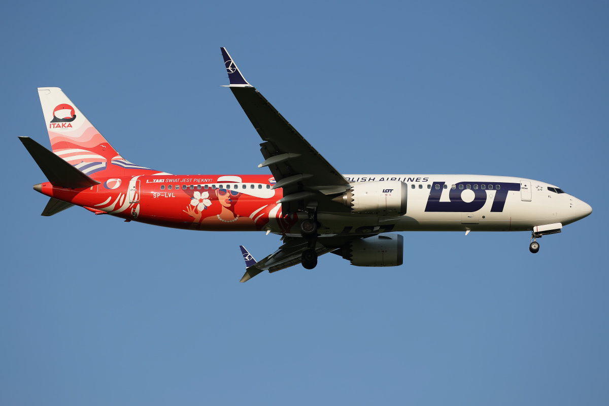 SP-LVL ("Itaka. Świat jest piękny" livery)