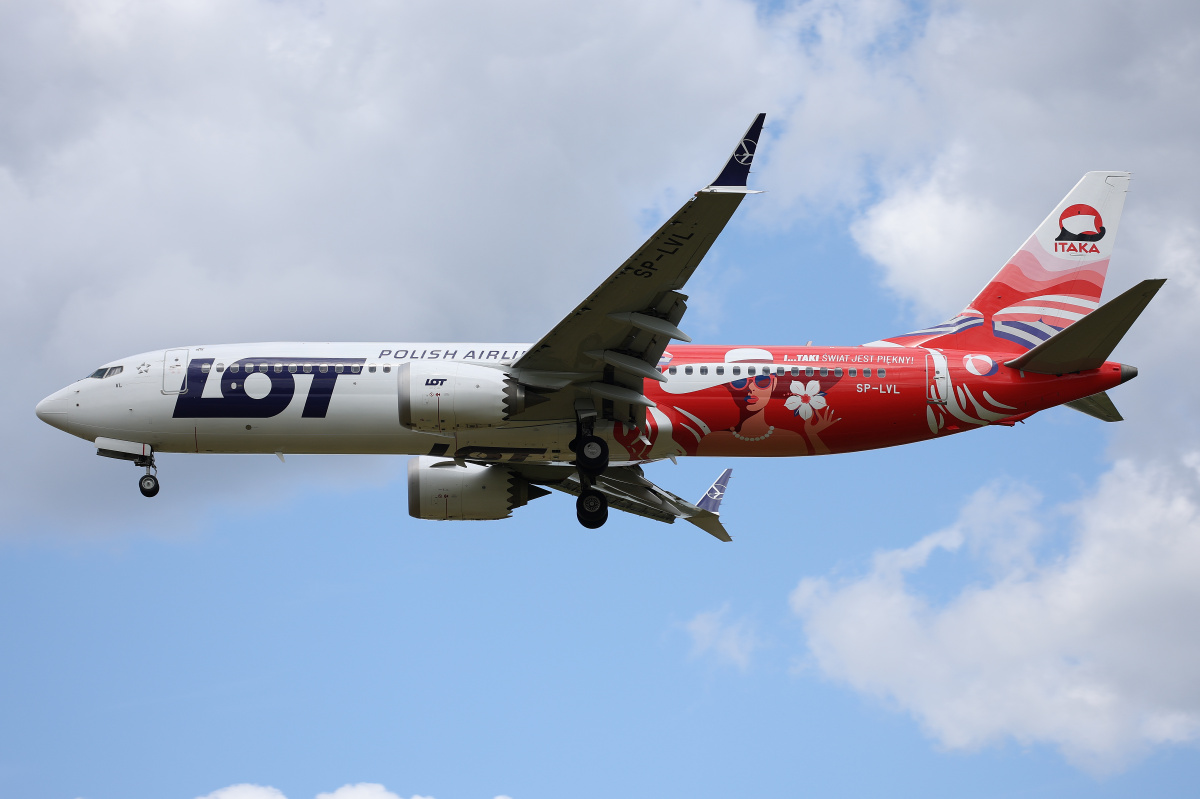 SP-LVL ("Itaka. Świat jest piękny" livery)
