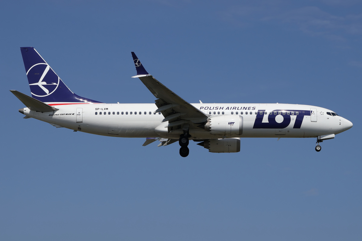 SP-LVM (Aircraft » EPWA Spotting » Boeing 737-8 MAX » LOT Polish Airlines)