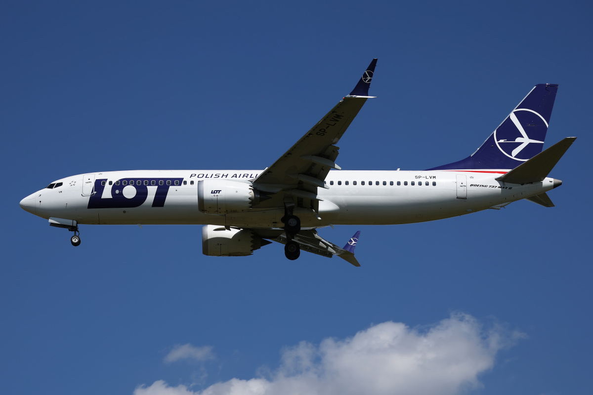 SP-LVM (Aircraft » EPWA Spotting » Boeing 737-8 MAX » LOT Polish Airlines)
