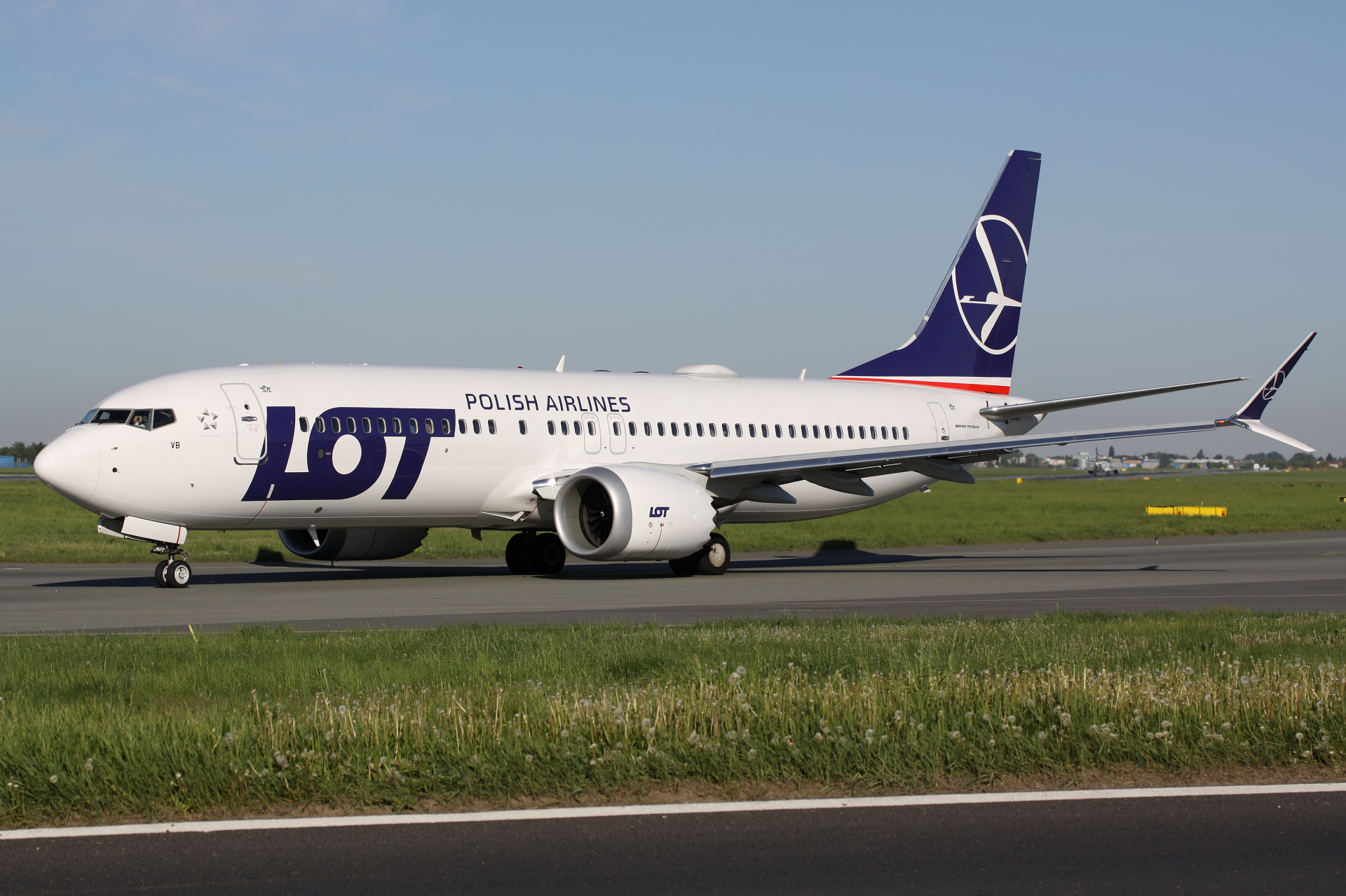 SP-LVB (Samoloty » Spotting na EPWA » Boeing 737-8 MAX » Polskie Linie Lotnicze LOT)