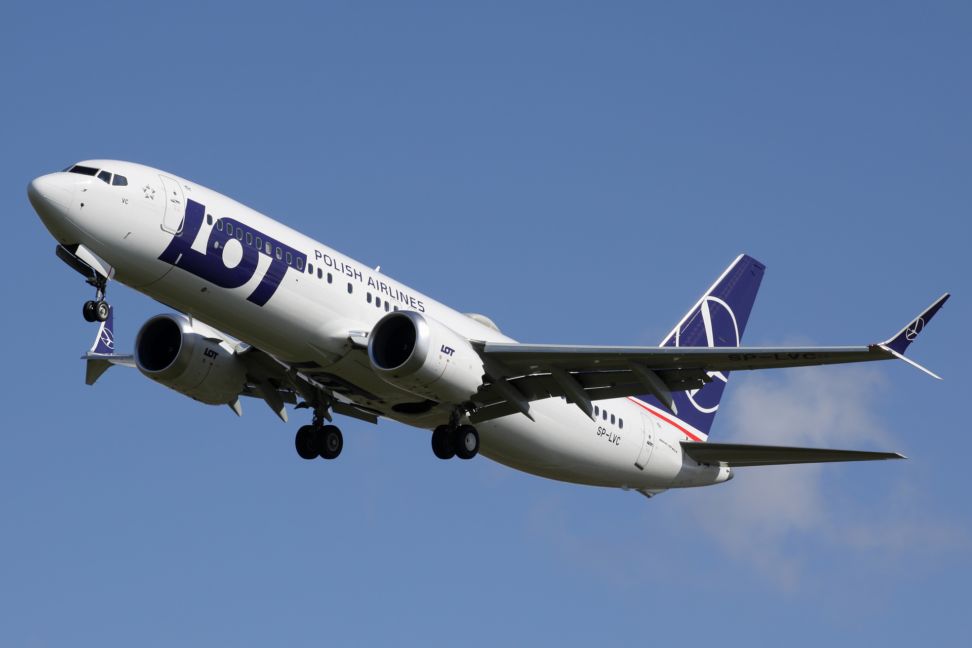 SP-LVC (Aircraft » EPWA Spotting » Boeing 737-8 MAX » LOT Polish Airlines)