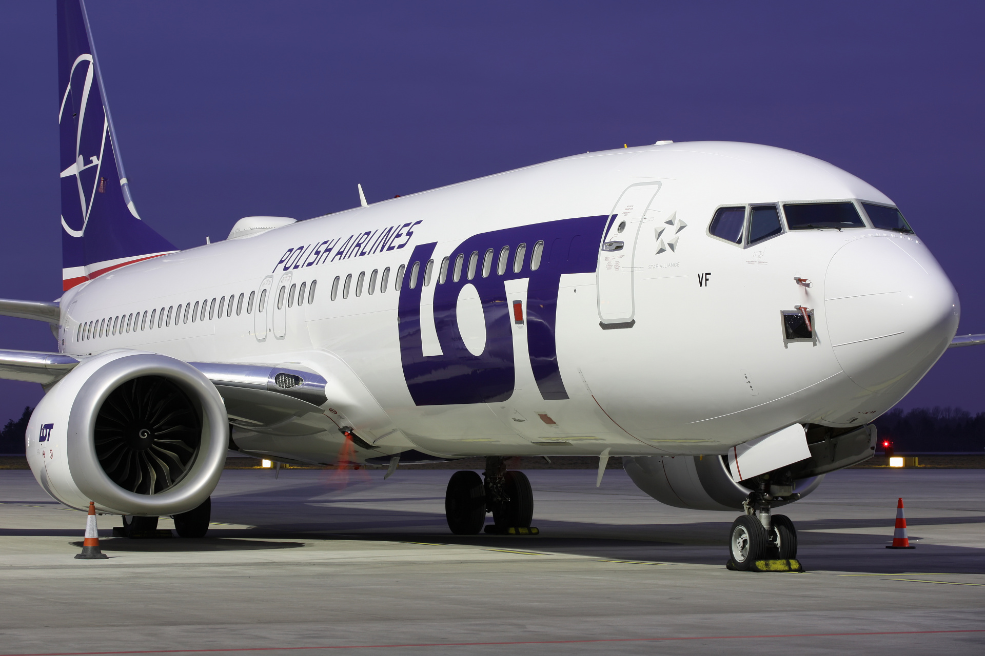 SP-LVF (Samoloty » Spotting na EPWA » Boeing 737-8 MAX » Polskie Linie Lotnicze LOT)