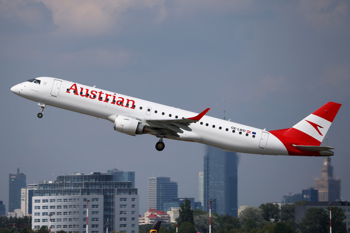 OE-LWD (Samoloty » Spotting na EPWA » Embraer E195 (ERJ-190-200) » Austrian Airlines)