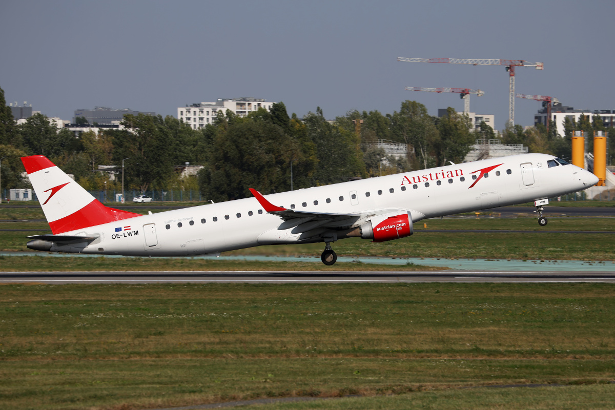 OE-LWM (Samoloty » Spotting na EPWA » Embraer E195 » Austrian Airlines)