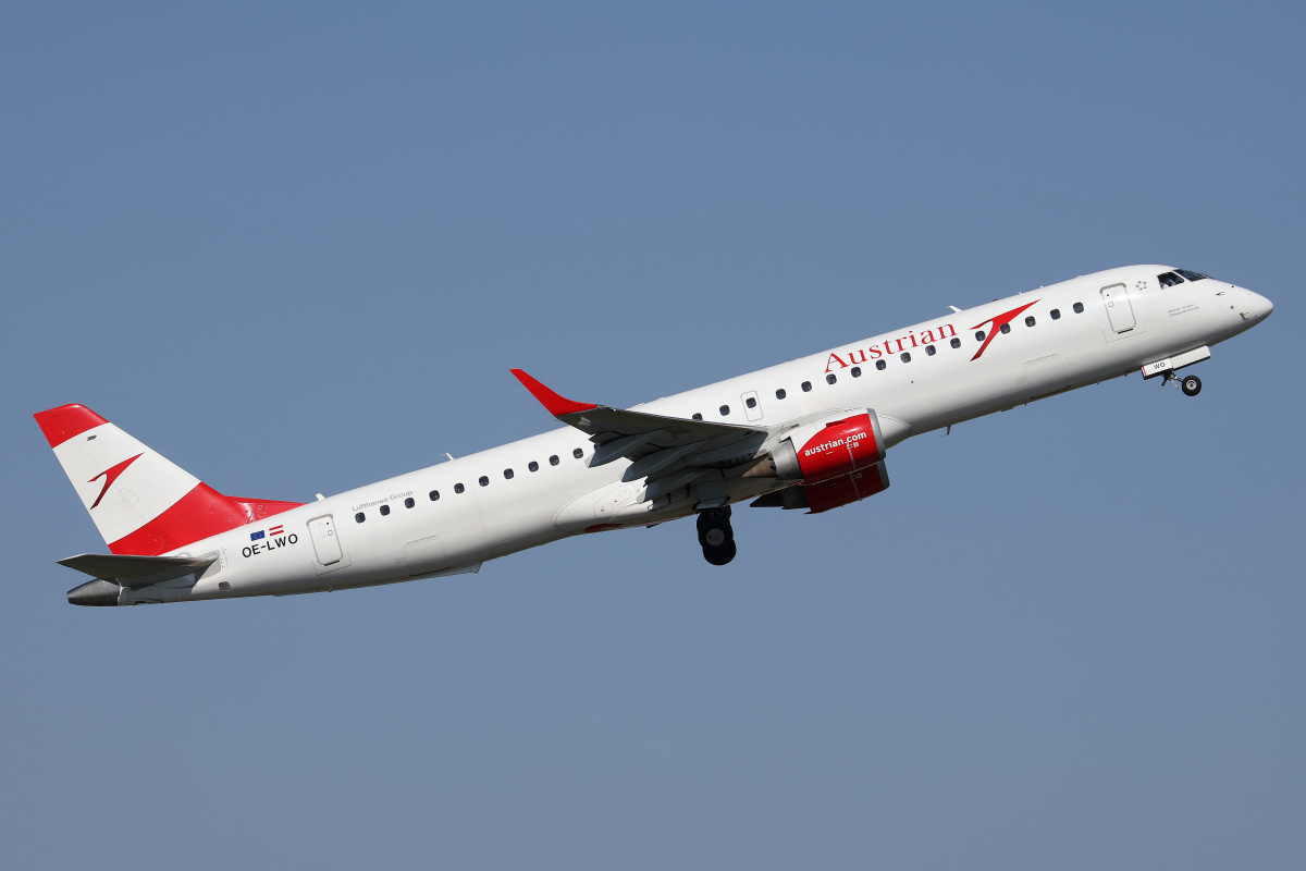 OE-LWO (Samoloty » Spotting na EPWA » Embraer E195 » Austrian Airlines)