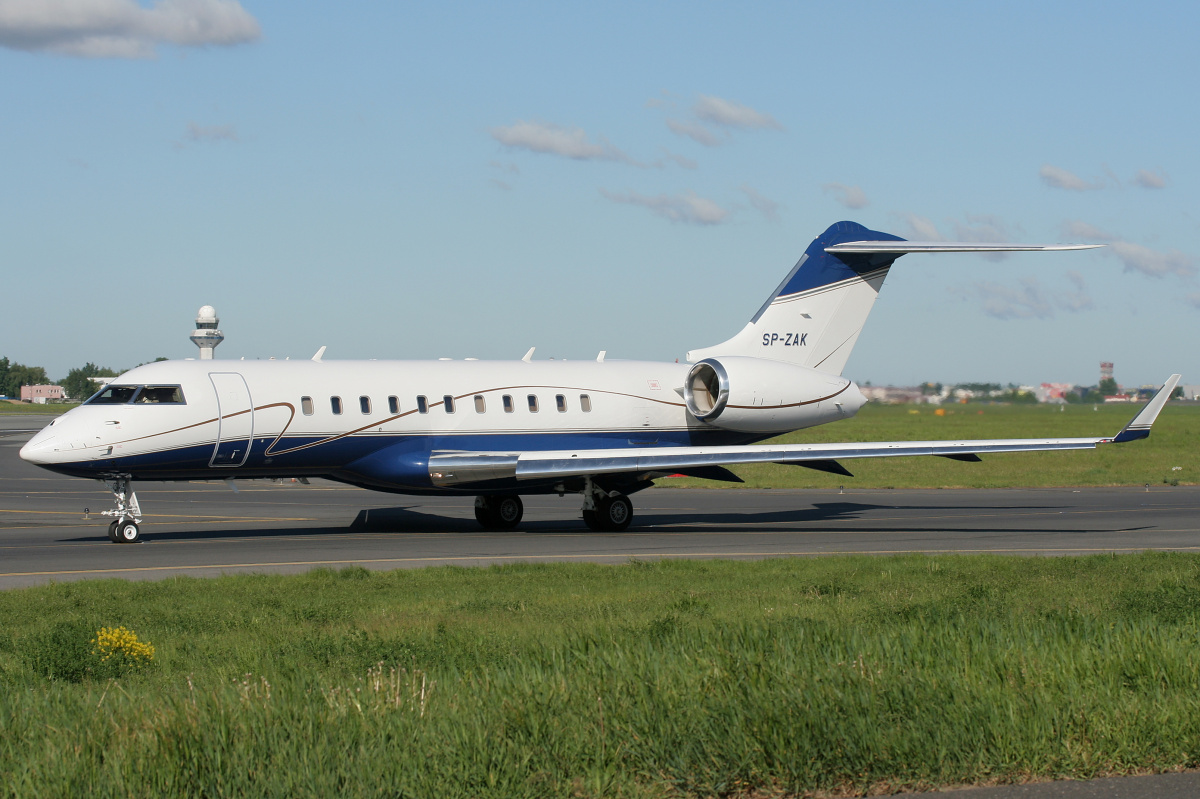 Global 5000, SP-ZAK (Aircraft » EPWA Spotting » Bombardier BD-700 Global Express » Jet Service/Blue Jet/Jet Story)