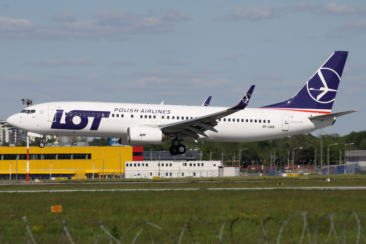 SP-LWB (Aircraft » EPWA Spotting » Boeing 737-800 » LOT Polish Airlines)