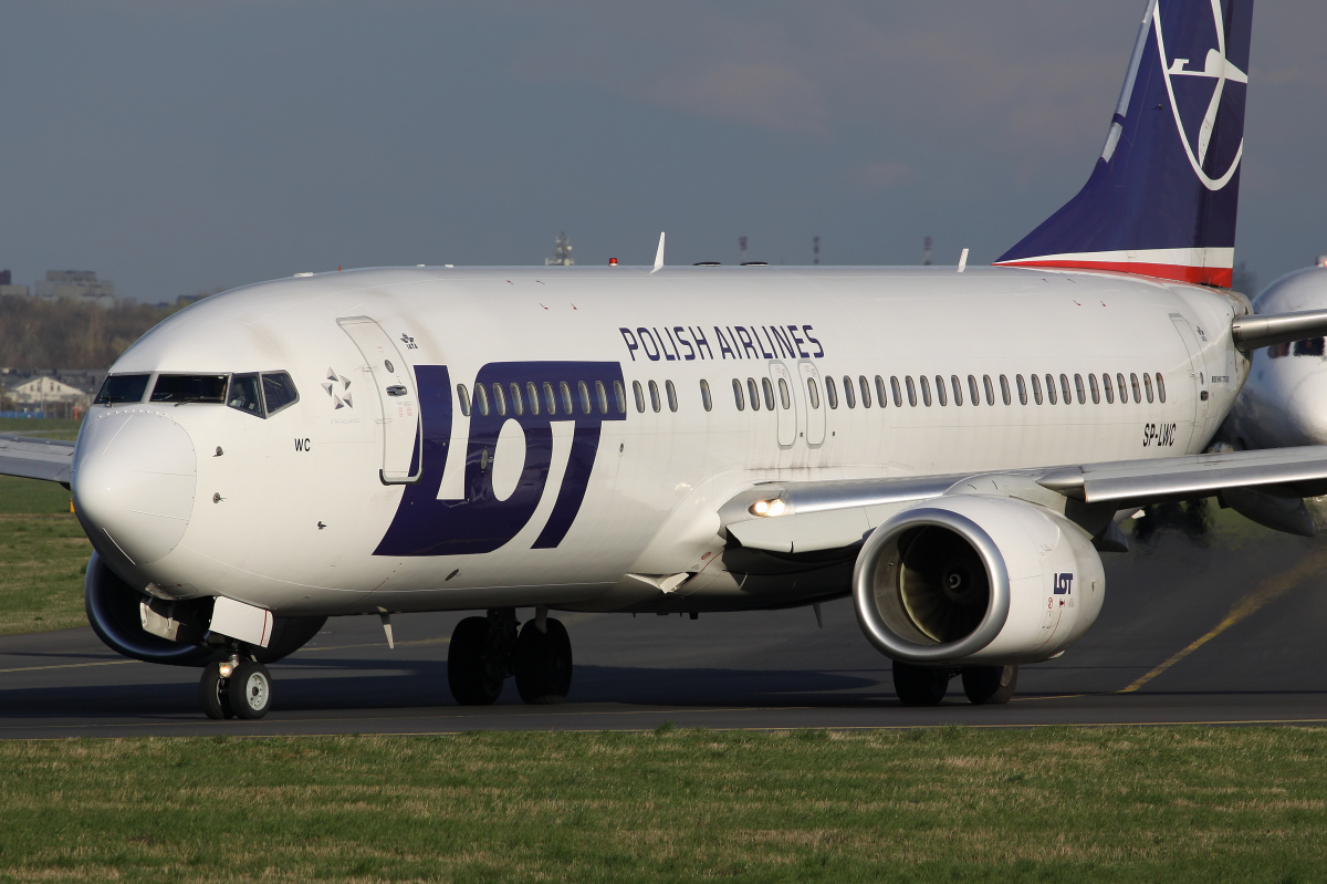 SP-LWC (Aircraft » EPWA Spotting » Boeing 737-800 » LOT Polish Airlines)