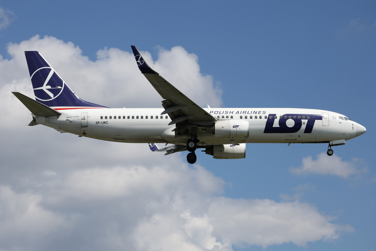 SP-LWC (Aircraft » EPWA Spotting » Boeing 737-800 » LOT Polish Airlines)